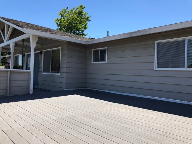 Building Photo - 7216 Coronado Dr