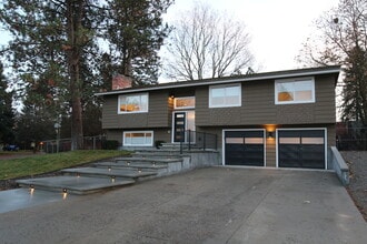 Building Photo - 2026 E 63rd Ave
