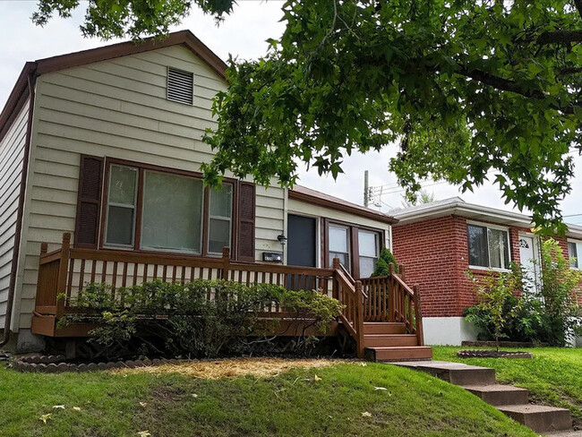 Foto del edificio - Charming Bevo Mill Bungalow