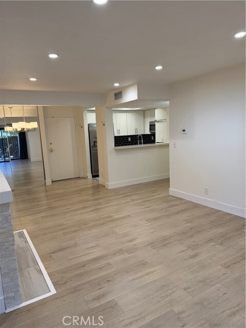 Building Photo - 6275 Canoga Ave