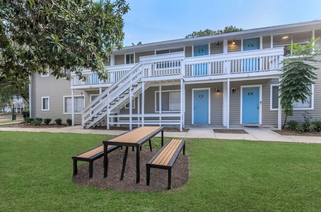 Building Photo - Affordable Apartments in Southwest Gainesville Near Butler Plaza & Archer Road