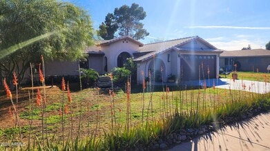Building Photo - 5515 W Hatcher Rd