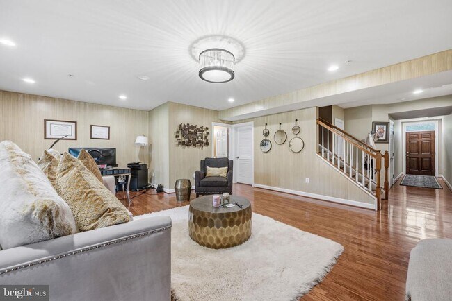 Foto del edificio - 50 Sharpstead Ln