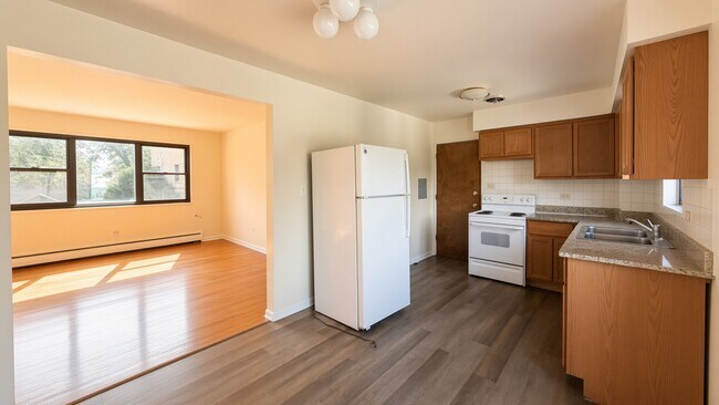 Foto del edificio - 6456 N Ridge Blvd