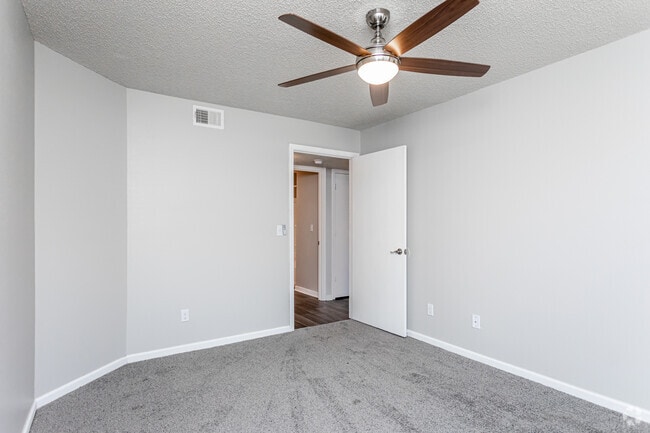 3BR, 2BA - 1,186 SF - Riverstone Apartments