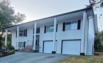 Building Photo - 206 NE 127th St