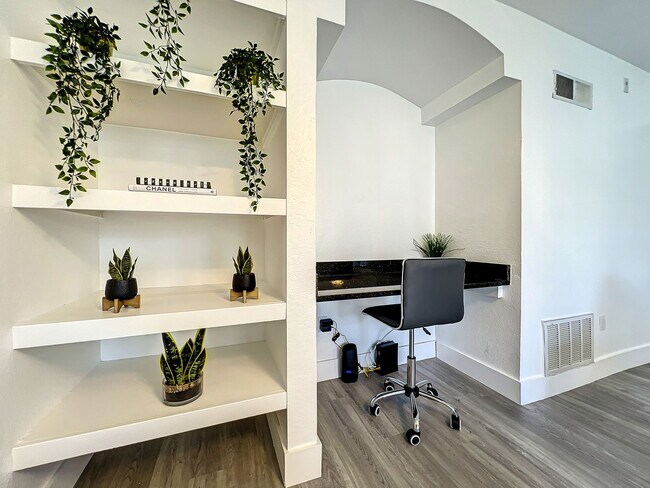 Photo - 7300 Westpointe Blvd Apartment