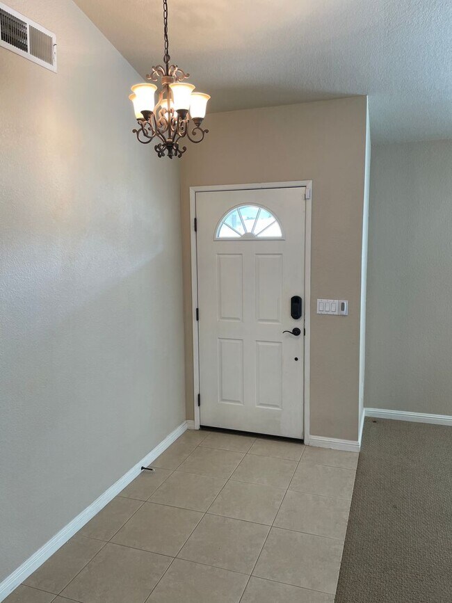 Building Photo - NICE SINGLE STORY HOUSE IN ROCKLIN!