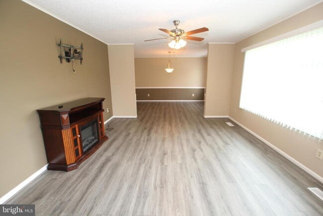 Building Photo - 34041 Mulberry Ln