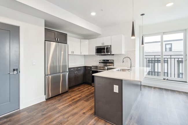 Interior Photo - 1701 Federal - Olo