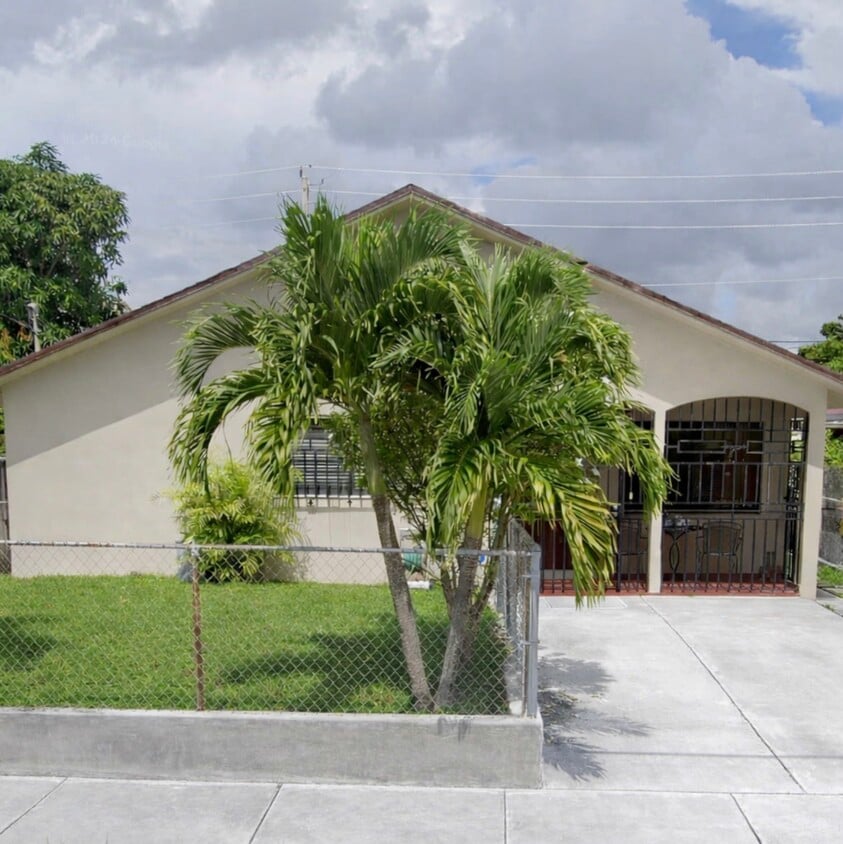 Photo - 252 NW 48th Pl (Miami, FL)