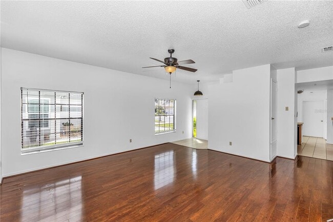 Building Photo - 5831 Plumtree Ct