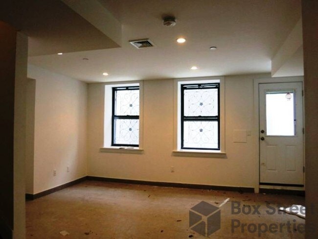 Foto del edificio - 586 Franklin Ave