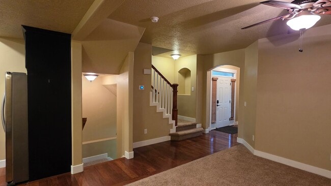 Building Photo - 4294 Lake Bridge Dr