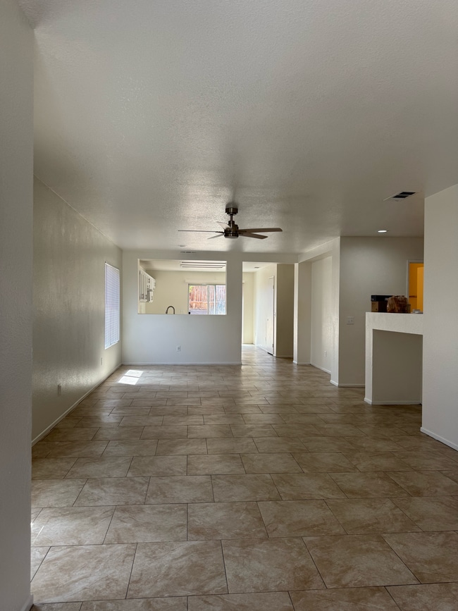 Foto del edificio - 14401 Hidden Rock Rd