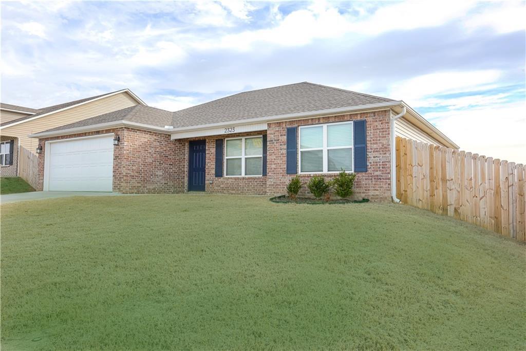 Foto principal - 2323 Pinewood Ave