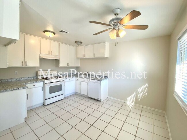 Building Photo - 14941 Yucca Ave