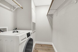 Building Photo - 5000 Pease St