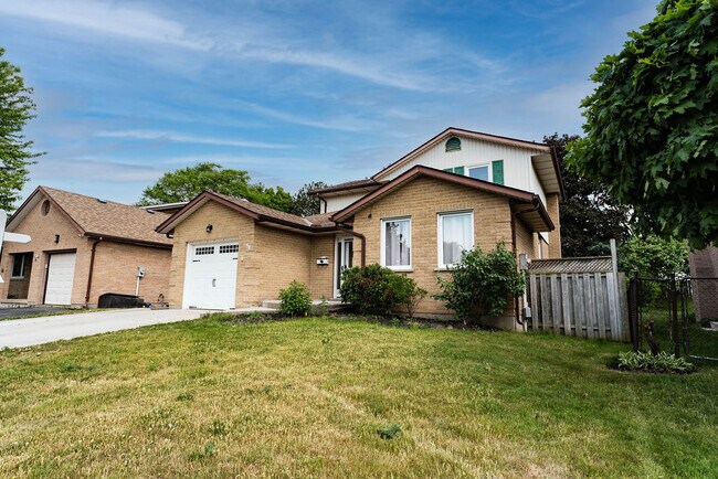 Building Photo - Beautiful 4-Bedroom Home in Pond Mills – Finished Basement & Garage