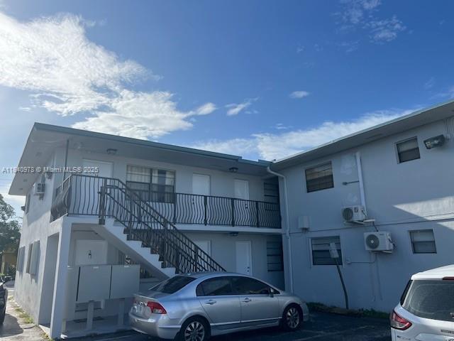 Building Photo - 4590 SW 67th Ave