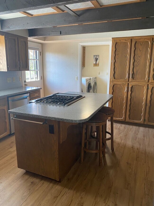 Foto del edificio - Large 3 Bedroom House