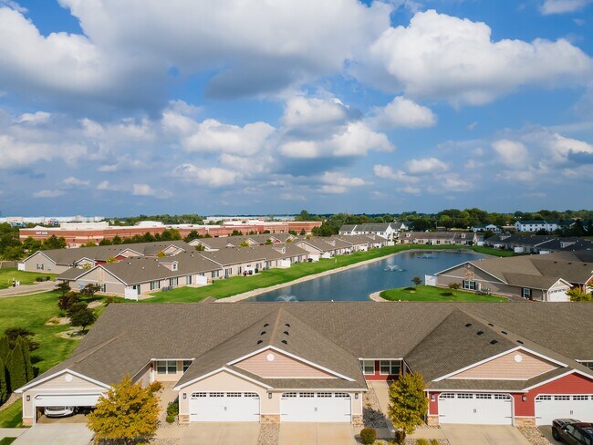 Foto del edificio - Redwood Perrysburg Woodmont Drive