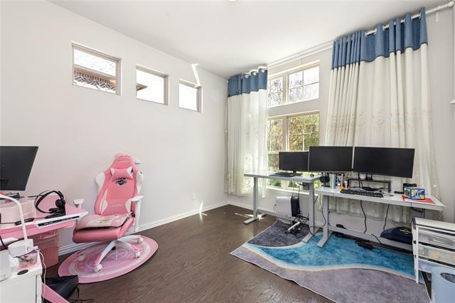 Foto del edificio - 7108 Royal View Dr