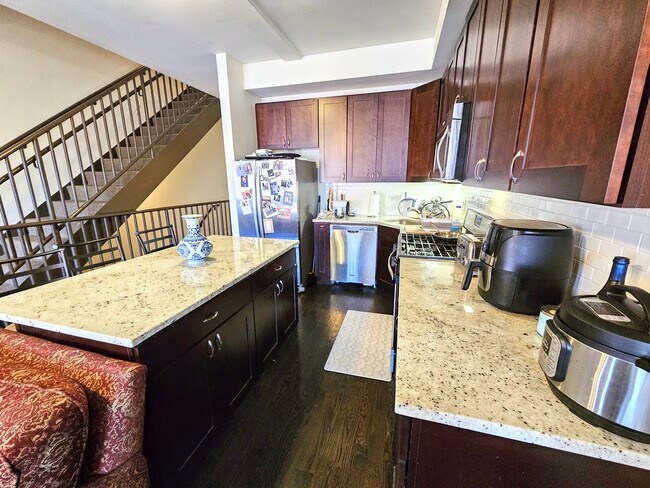 Foto del edificio - 939 W Armitage Ave