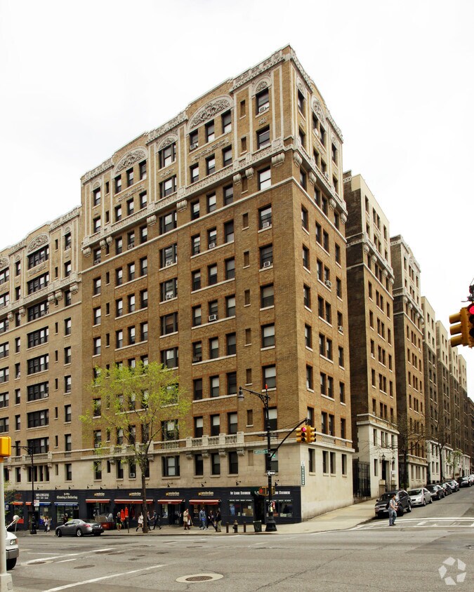 Primary Photo - Laureate Hall