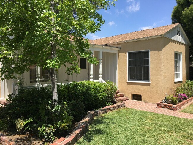 Building Photo - EE919F