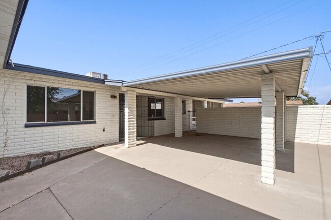 Foto del edificio - 1129 N Wedgewood Cir