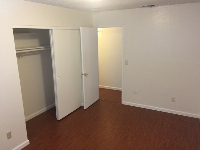 Building Photo - 5321 Shortway Dr
