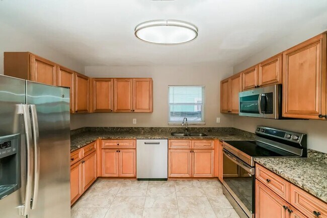 Foto del edificio - 3704 N Clearfield Ave