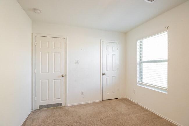 Building Photo - 8707 Wooster Trails Dr