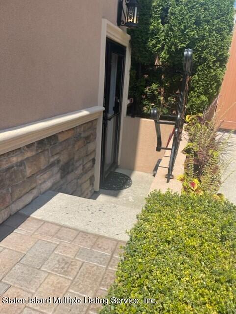 Foto del edificio - 489 Bradford Ave