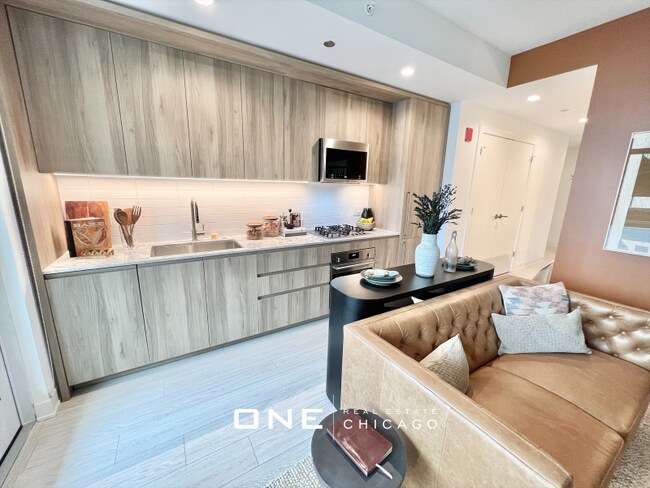 Foto del edificio - 350 N Halsted St