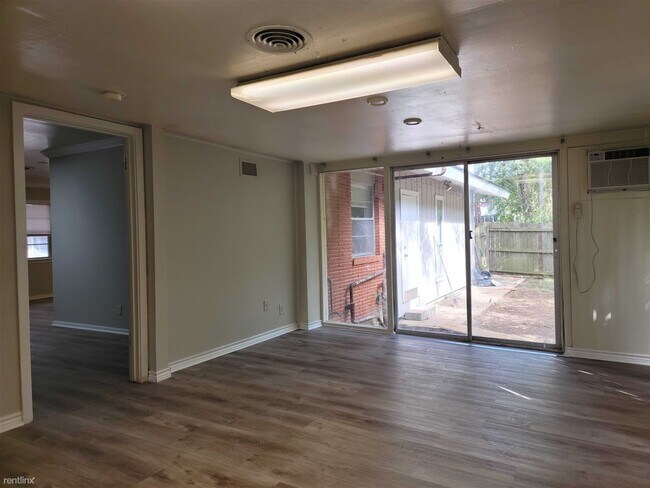Building Photo - 7 br, 4 bath House - 208 Elm Ave