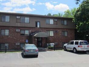 Building Photo - 75 Log St