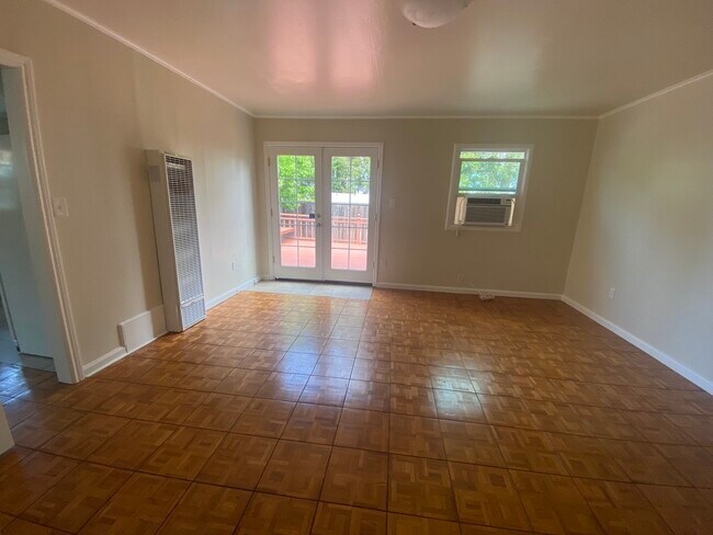 Building Photo - 2023 La Salle Dr