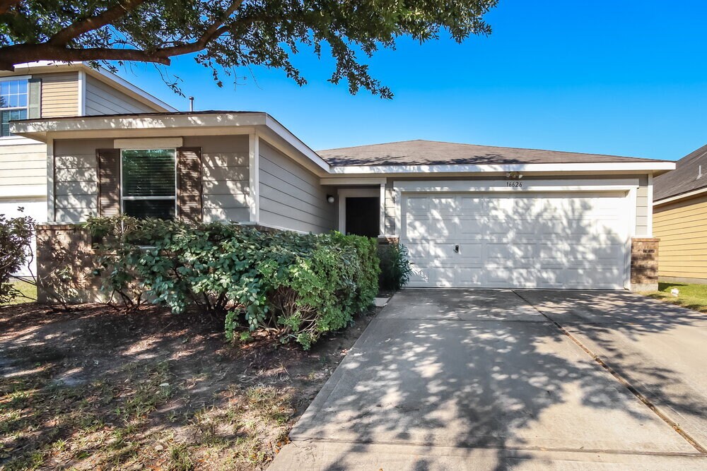 Primary Photo - 16626 Cheshire Grove Ln