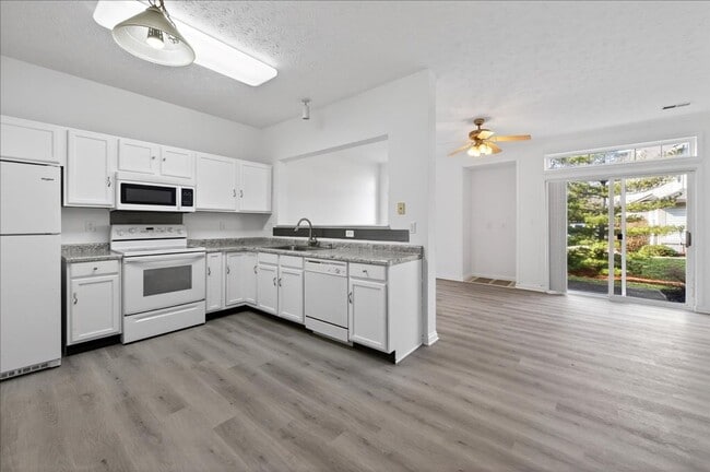 Building Photo - 7042 Tyler Ln