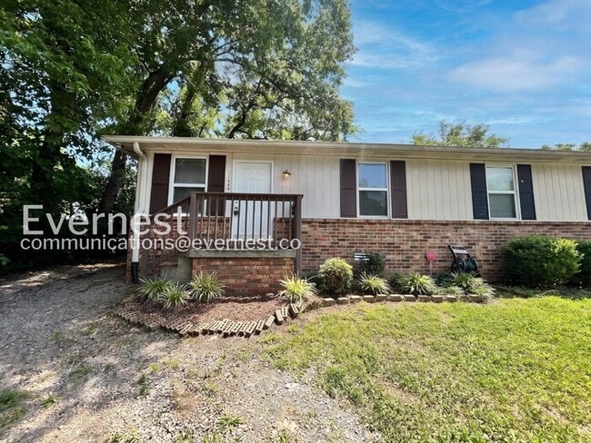 Building Photo - 1176 Sioux Terrace