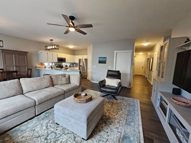 Building Photo - Beautiful, updated home in prime location!
