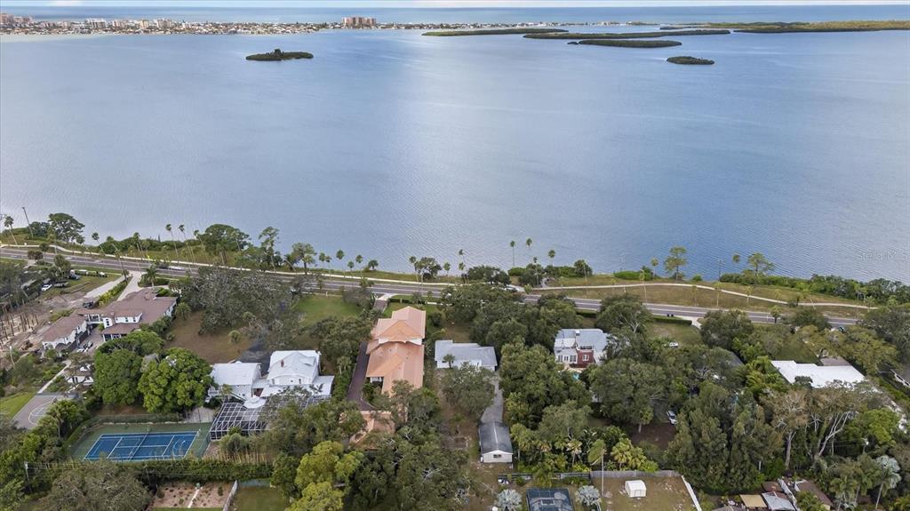 Primary Photo - 215 Edgewater Dr