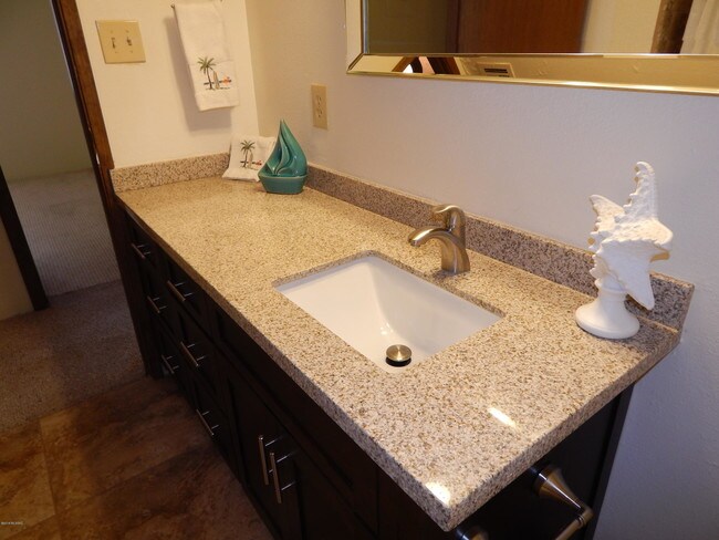 Building Photo - 6321 N Barcelona Ct
