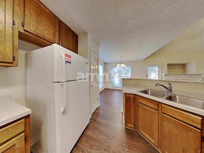 Foto del edificio - 12528 Cardinal Point Rd