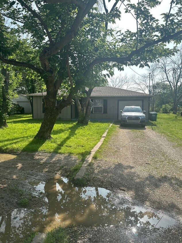Foto del edificio - 3525 Country Club Rd
