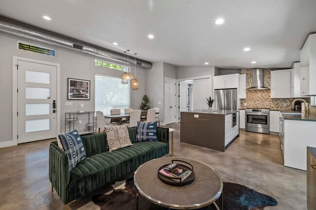 Foto del edificio - 2414 Kinney Rd