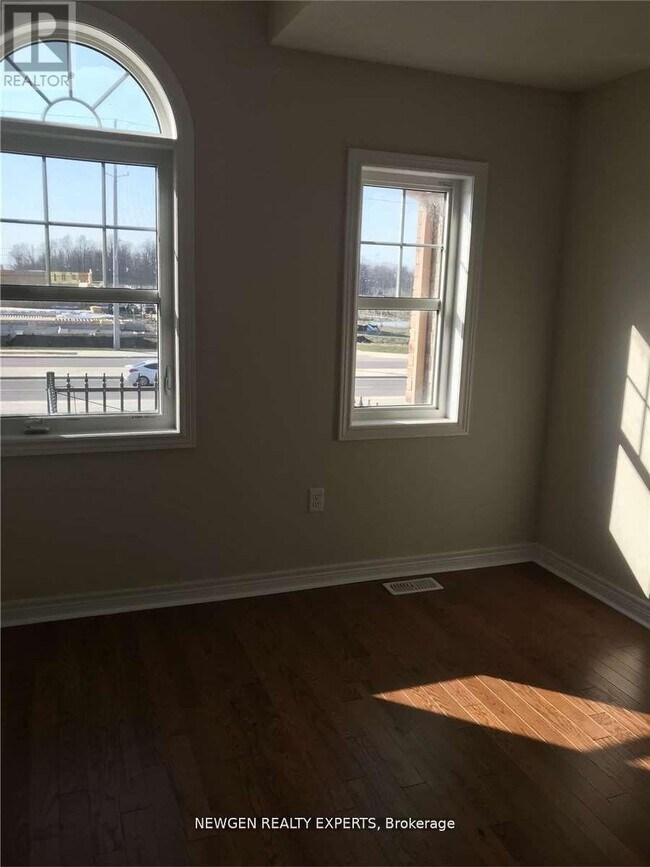 Photo du bâtiment - 37 Military Cres