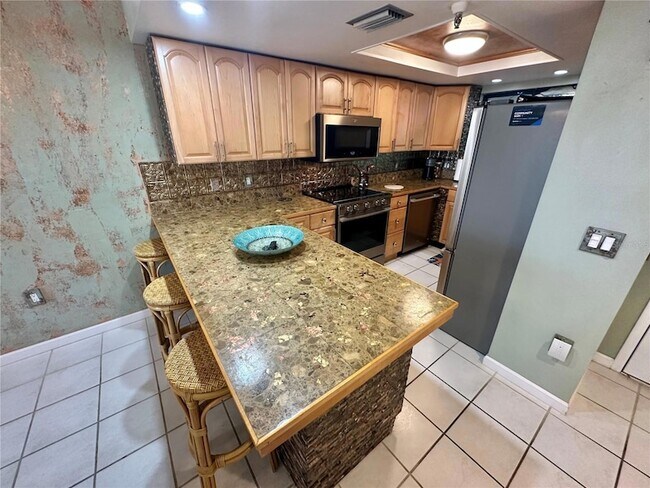 Building Photo - 6009 Sea Ranch Dr